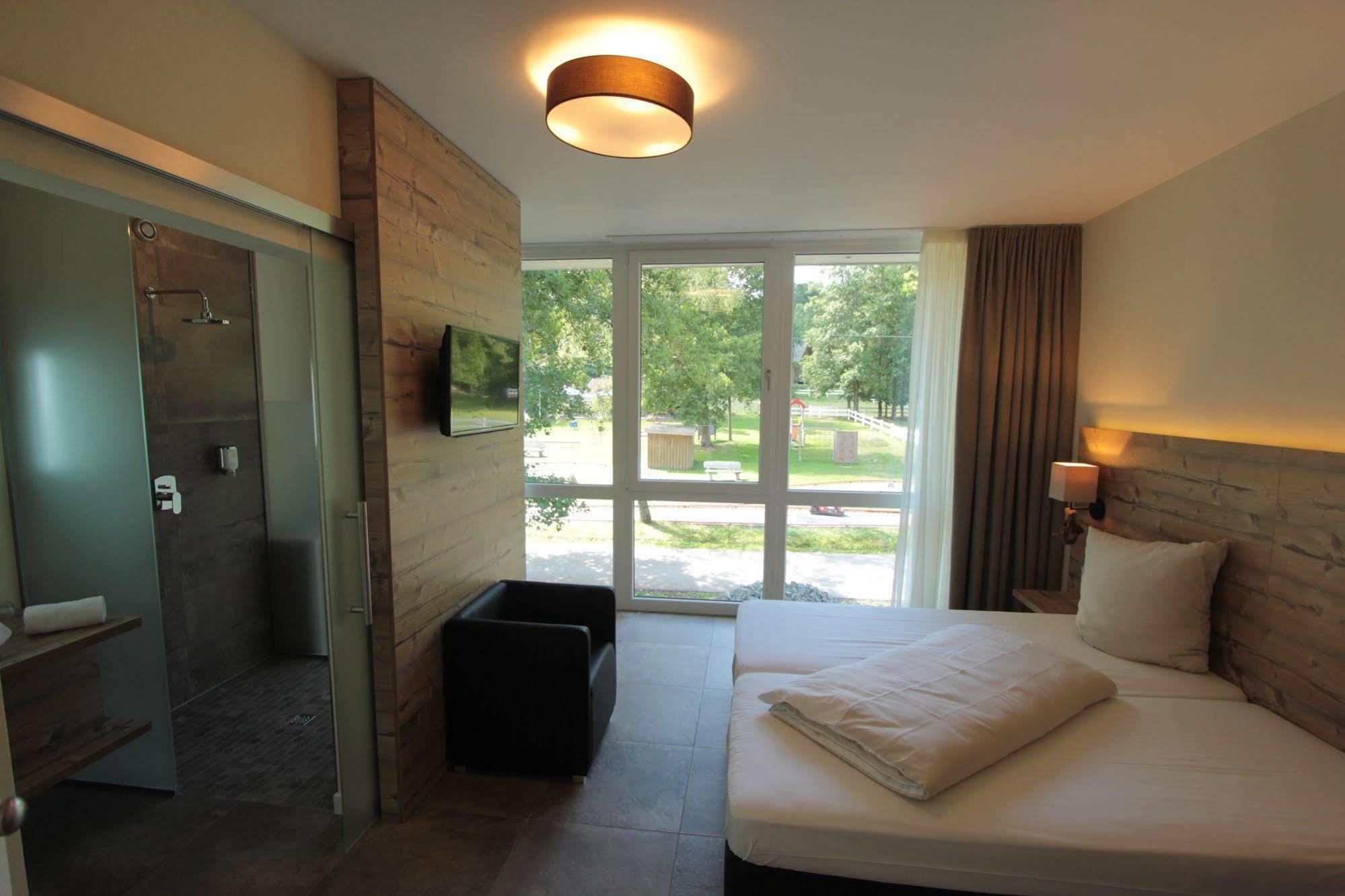Landhotel Weihermuehle Thaleischweiler-Froschen Dış mekan fotoğraf